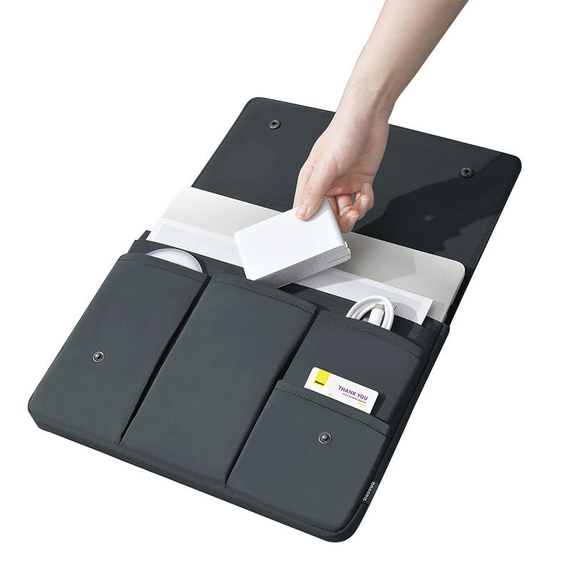 Funda Protectora para Laptop en Blanco y Negro – Estilo y Seguridad