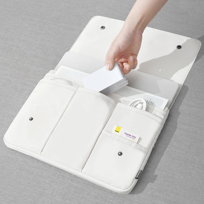 Funda Protectora para Laptop en Blanco y Negro – Estilo y Seguridad
