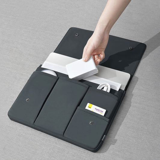 Funda Protectora para Laptop en Blanco y Negro – Estilo y Seguridad