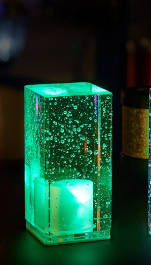 Lámpara LED Recargable  Iluminación Elegante creando Espacios Modernos