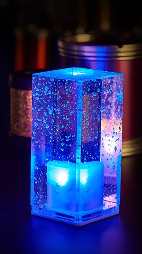 Lámpara LED Recargable  Iluminación Elegante creando Espacios Modernos